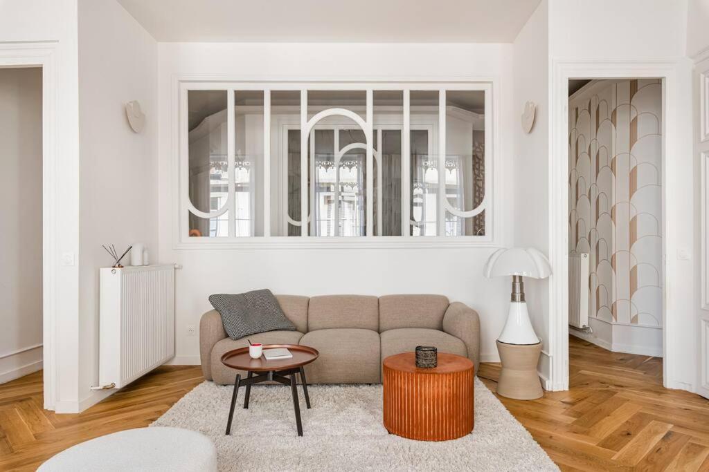 Beige Hospitalite - Apotheose Luxueux- 3 Chambres - Parking Prive Сент-Этьен Экстерьер фото